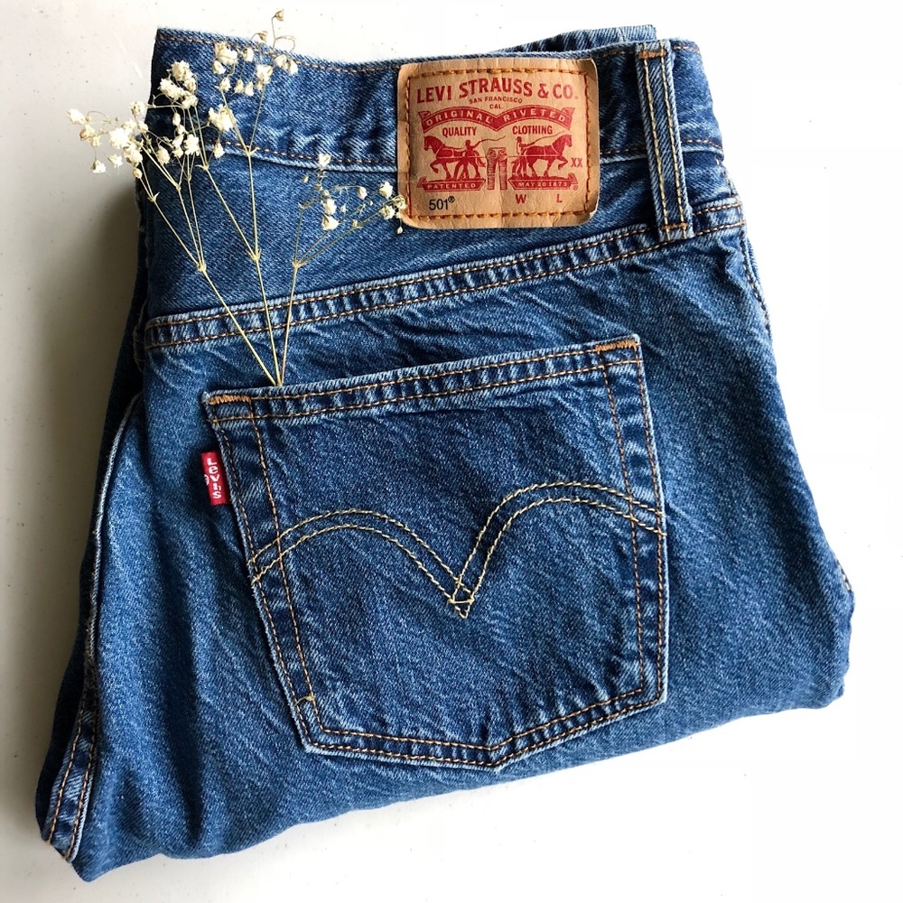 Levi's 501 Button Fly mom Jeans 29X32